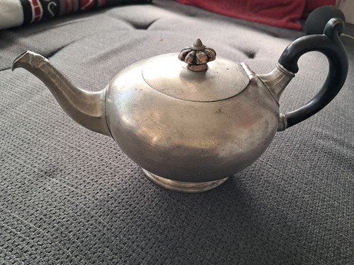Antike zinnkanne mit - antike,